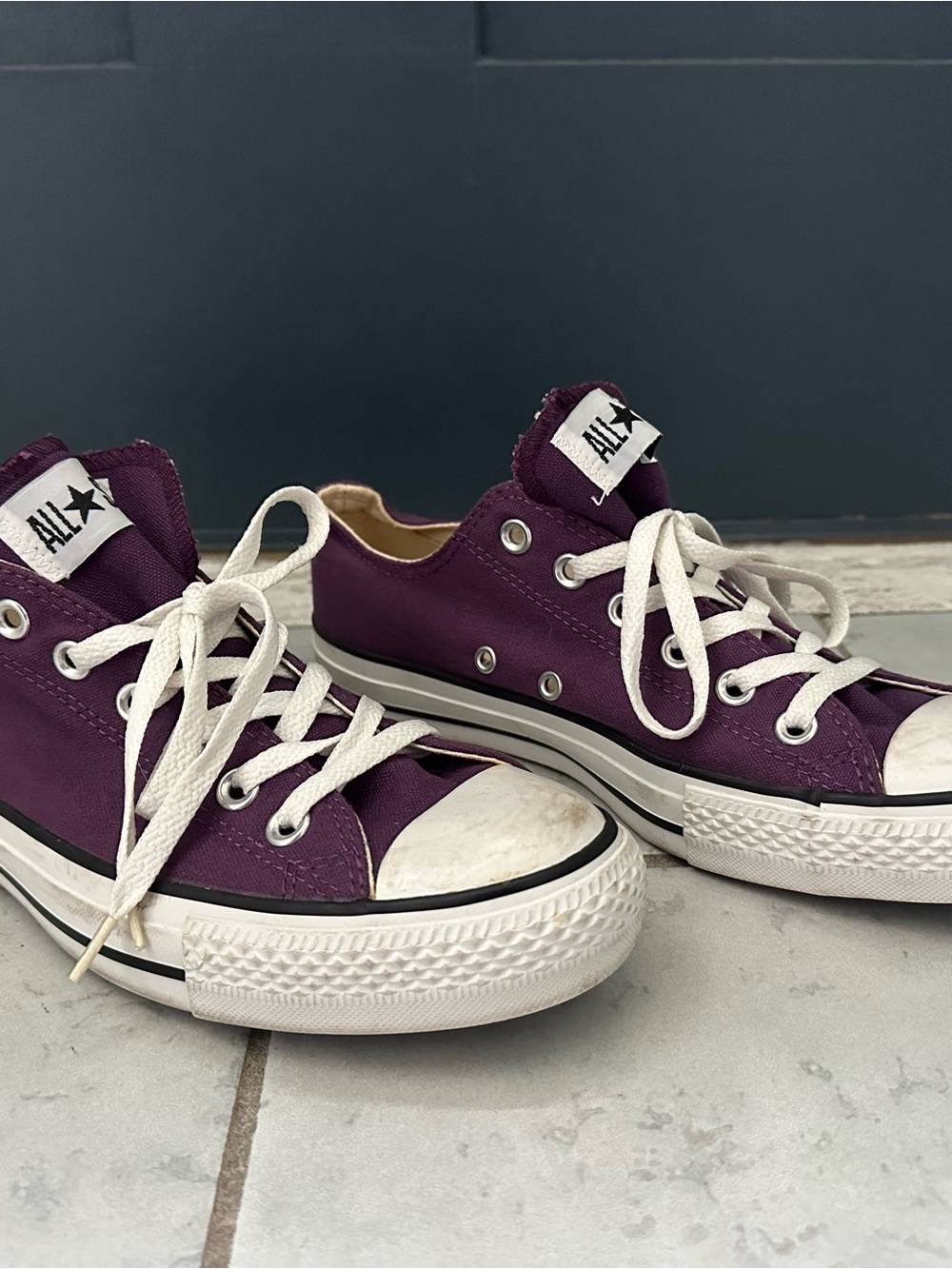 Converse All Star Low-Top Sneakers in Purple W9/M7